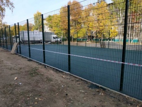 Забор на спортивную площадку 40 метров фото в Наро-Фоминске