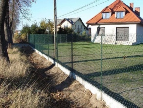 Забор из сетки рабицы в натяг 30 метров фото под ключ с установкой