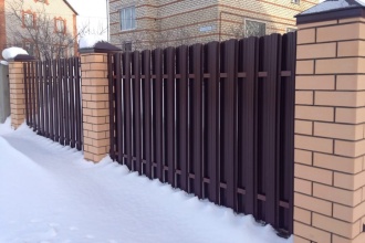 Забор из евроштакетника в шахматном порядке 30 метров фото в Наро-Фоминске